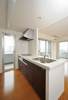 リビングの全景写真